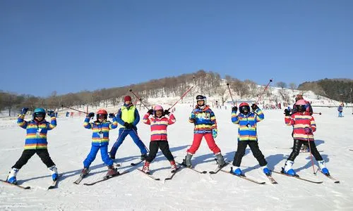 雪(xuě)域飛(fēi)揚滑雪(xuě)遊