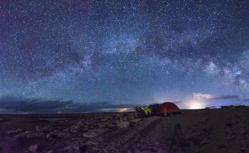 雪(xuě)域星空(kōng)露營